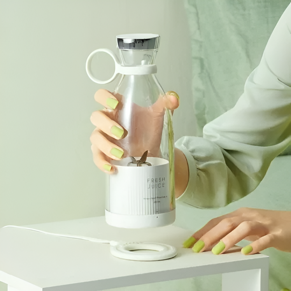 Portable Electric Mini Juicer Bottle – Fresh Juice Anytime, Anywhere